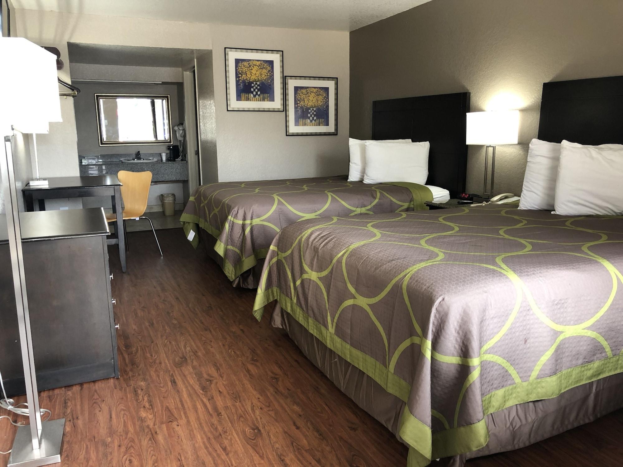 Super 8 By Wyndham San Antonio Pearl District Downtown Motel Eksteriør bilde
