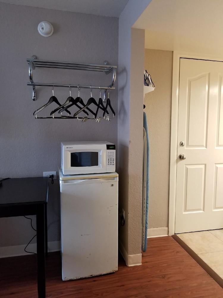 Super 8 By Wyndham San Antonio Pearl District Downtown Motel Eksteriør bilde
