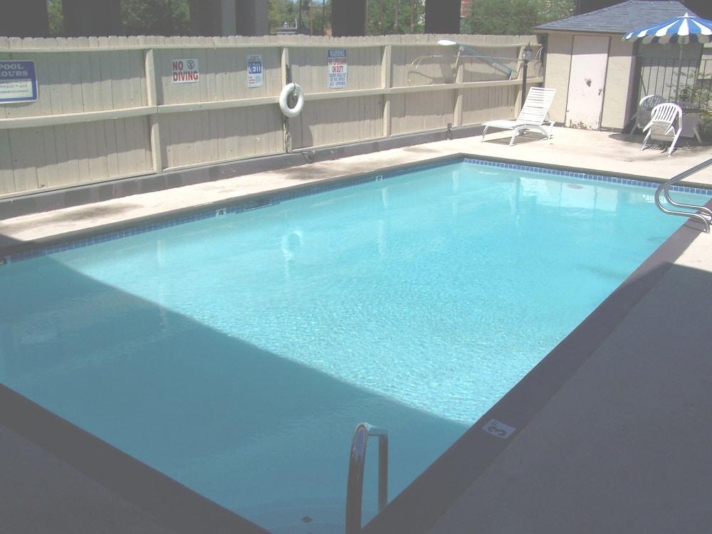 Super 8 By Wyndham San Antonio Pearl District Downtown Motel Eksteriør bilde