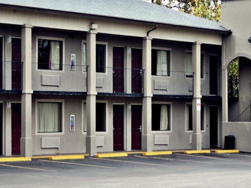 Super 8 By Wyndham San Antonio Pearl District Downtown Motel Eksteriør bilde