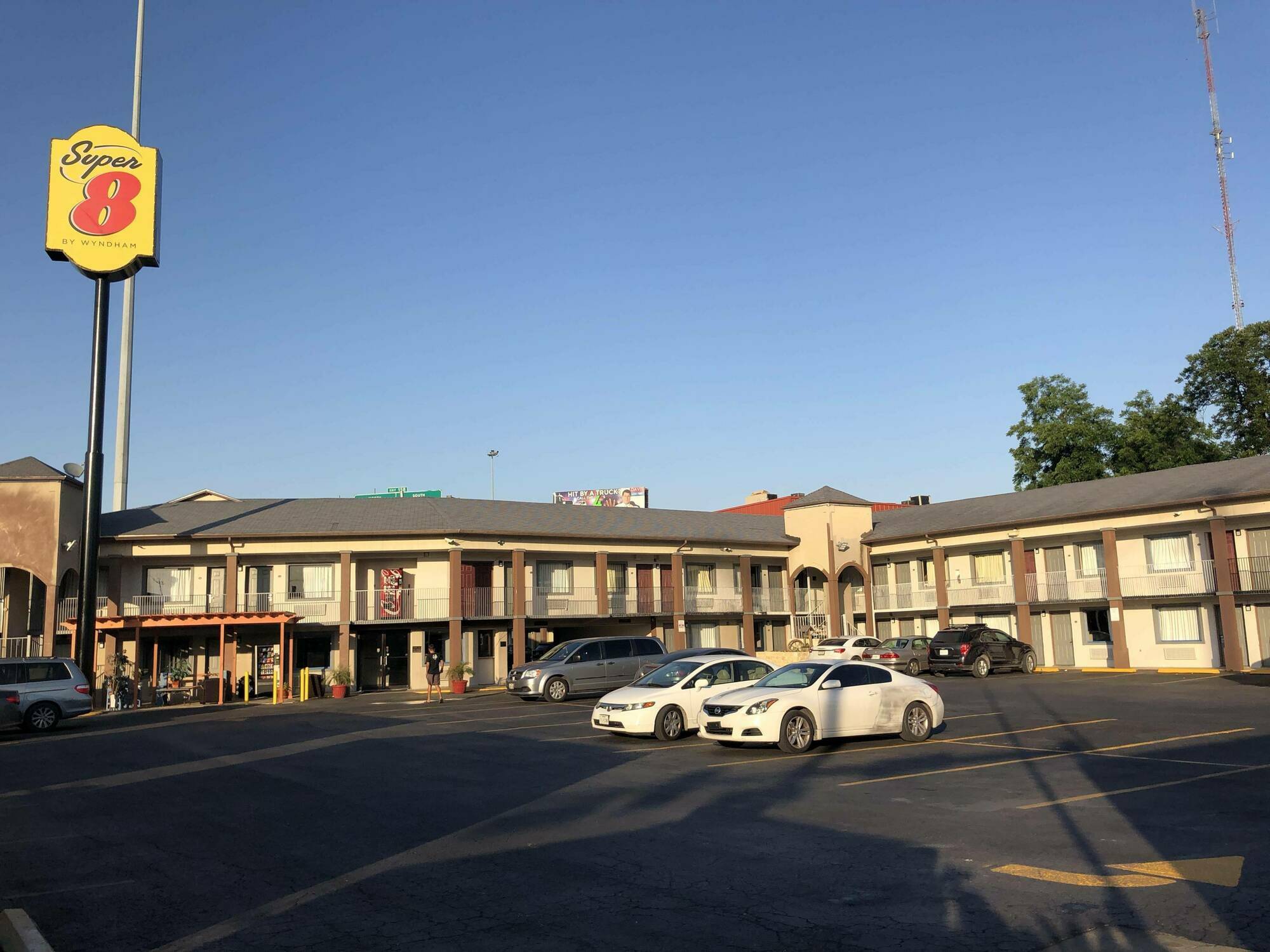 Super 8 By Wyndham San Antonio Pearl District Downtown Motel Eksteriør bilde